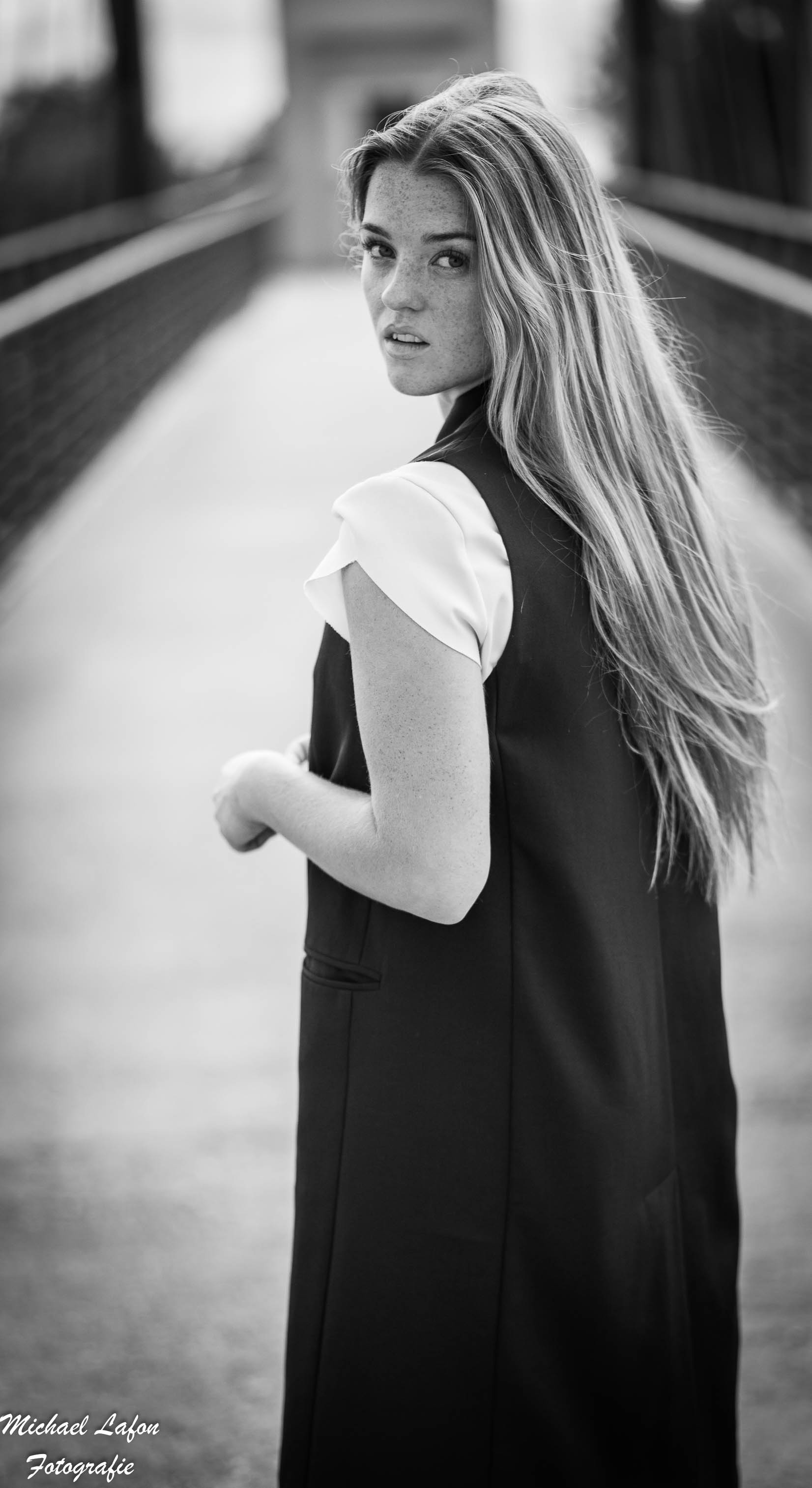Michael Lafon Fotografie | Portrait, Schwarz-weiß | Model  Lara-Bild 13